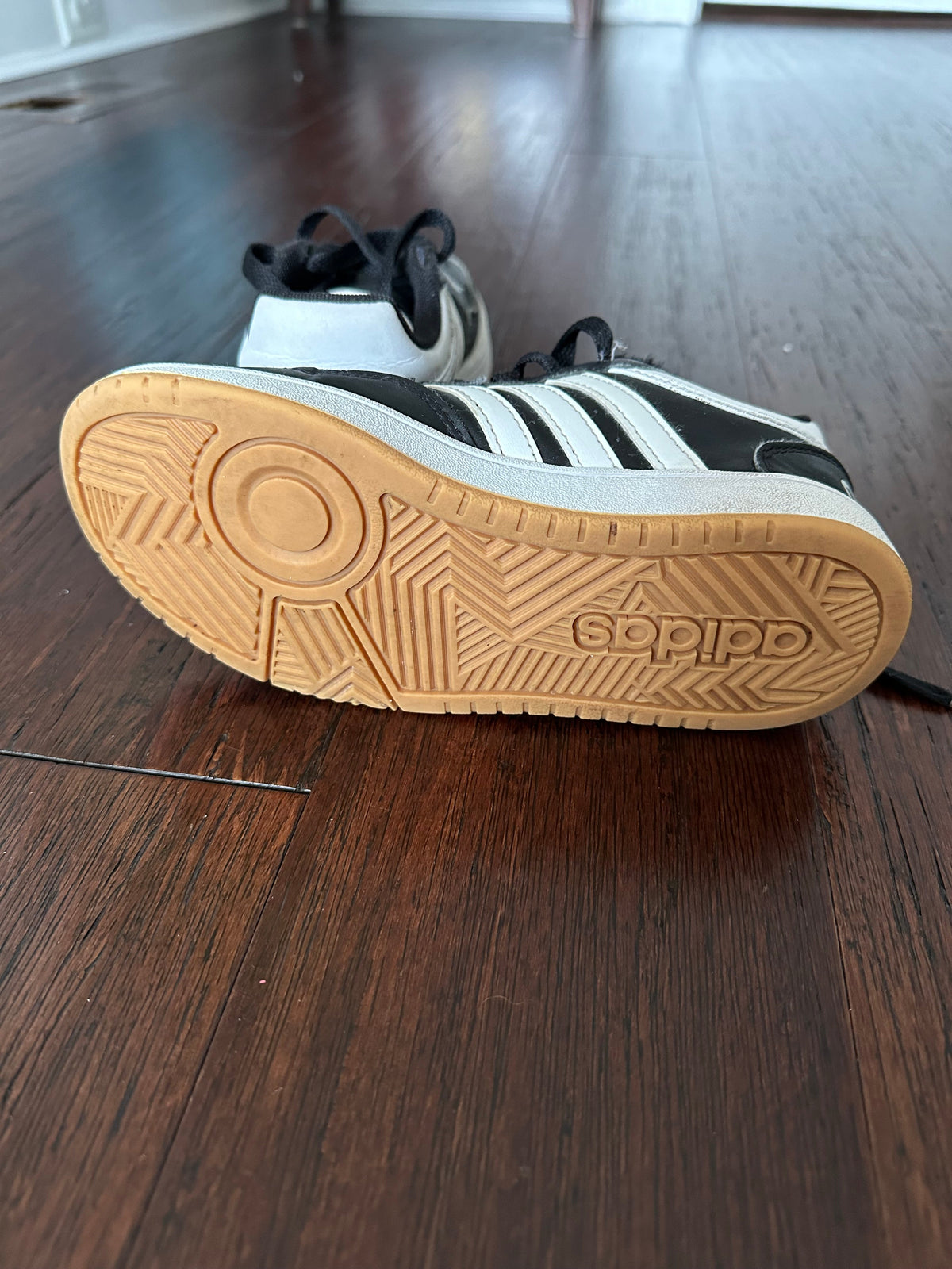 Seller 42, Adidas Hoops Sneaker, Black Leather, Boys 1, VGUC (wear on toungue)