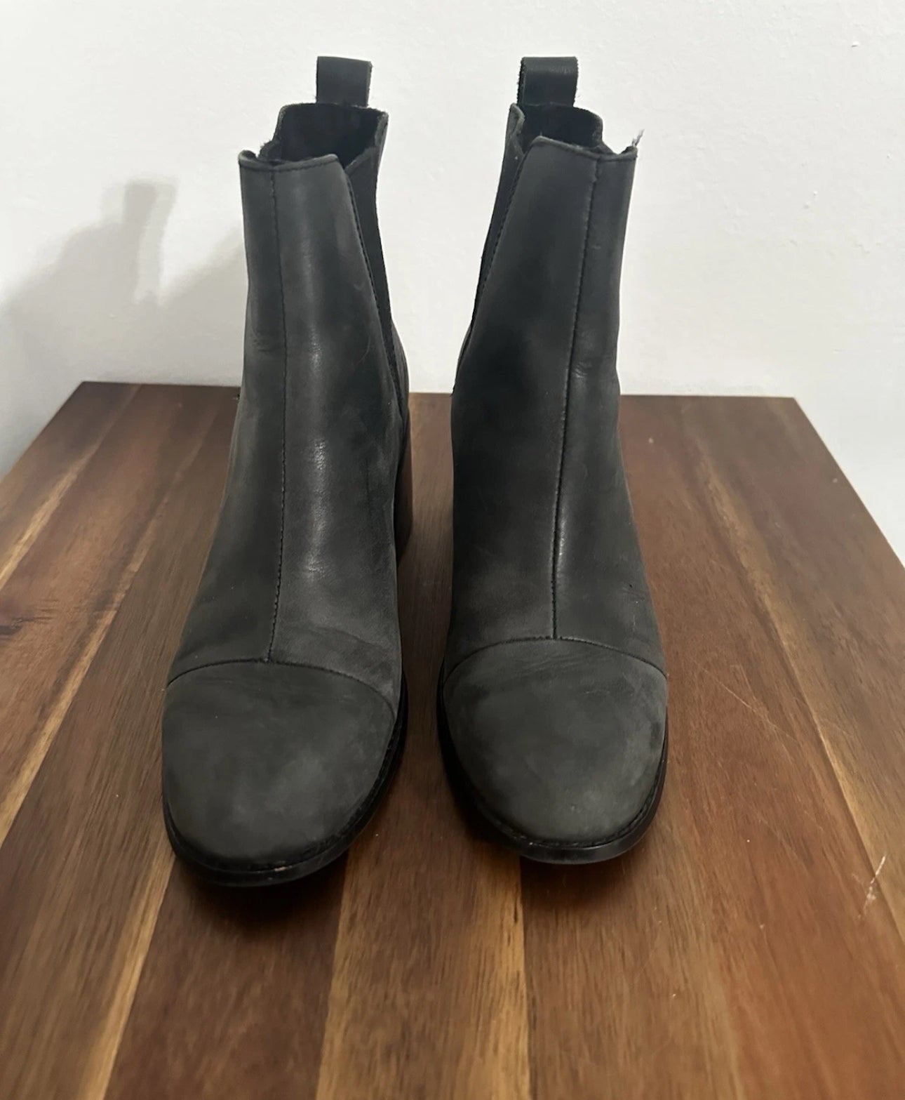 #111 TOMS Esme Leather Chelsea Boot Black Pull On Ankle Booties Size 7.5