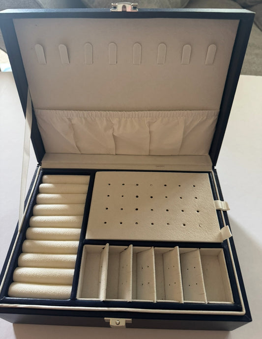 REDUCED #92 jewelry box NEW