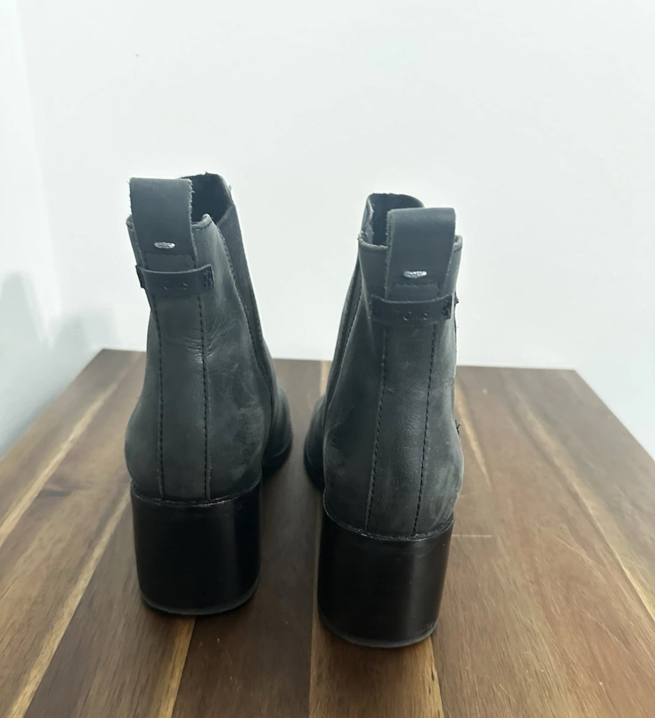 #111 TOMS Esme Leather Chelsea Boot Black Pull On Ankle Booties Size 7.5