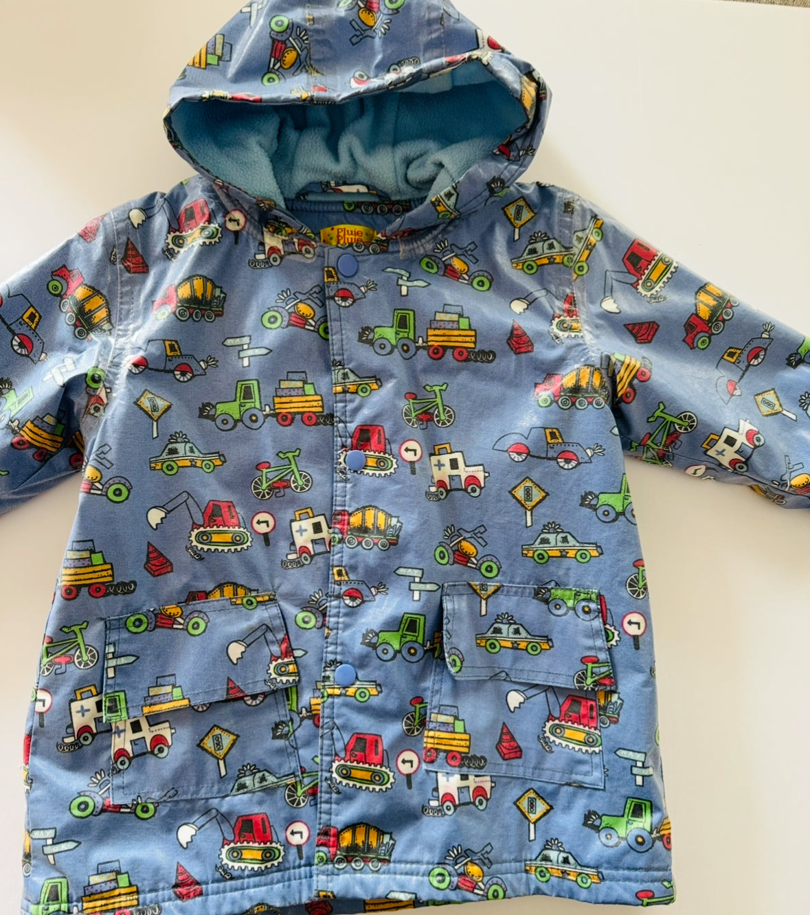 REDUCED #92 2/3 t lined boys rain coat vehicles Pluie Pluie