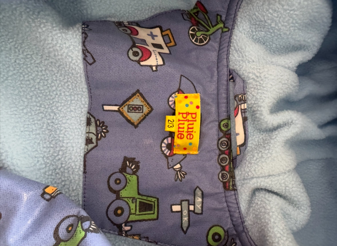 REDUCED #92 2/3 t lined boys rain coat vehicles Pluie Pluie