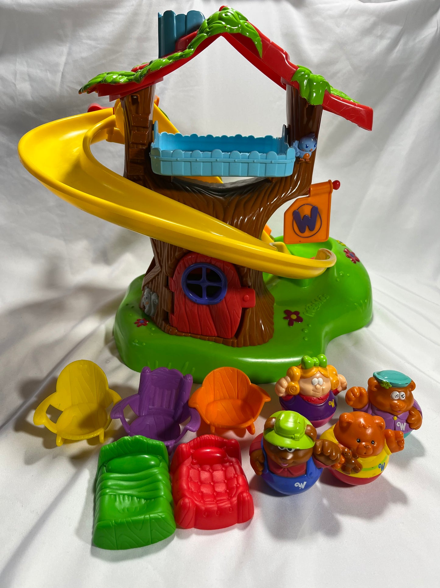 Weeble wobble treehouse playset