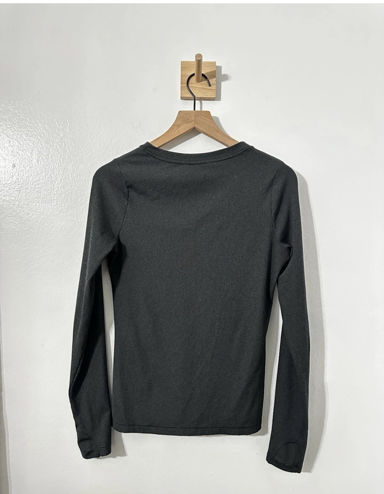 #111 Athleta Uptempo Ribbed Long Sleeve Charcoal Gray Henley Top SP