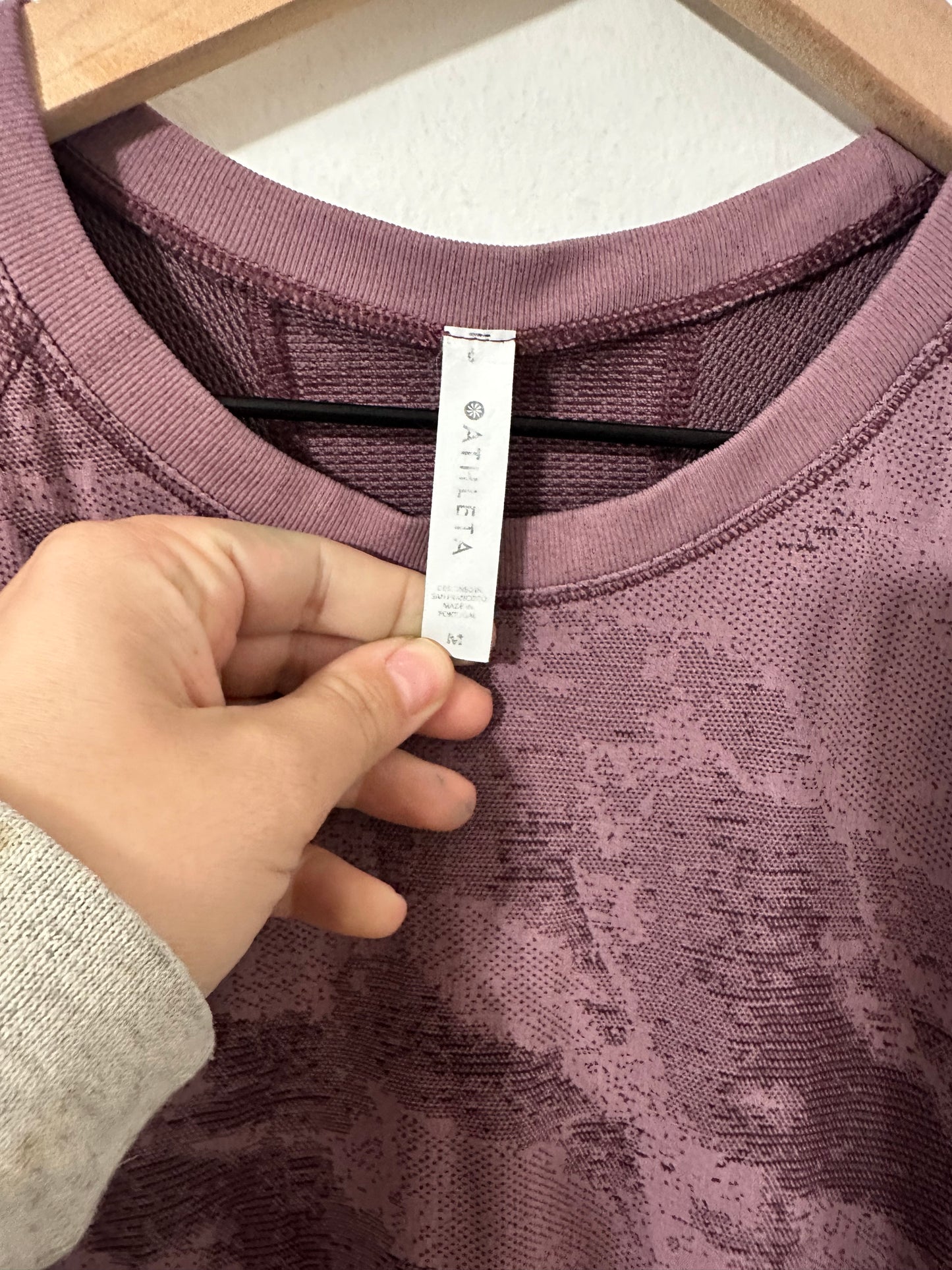 #111 Athleta Momentum Purple Camo Athletic Top Medium