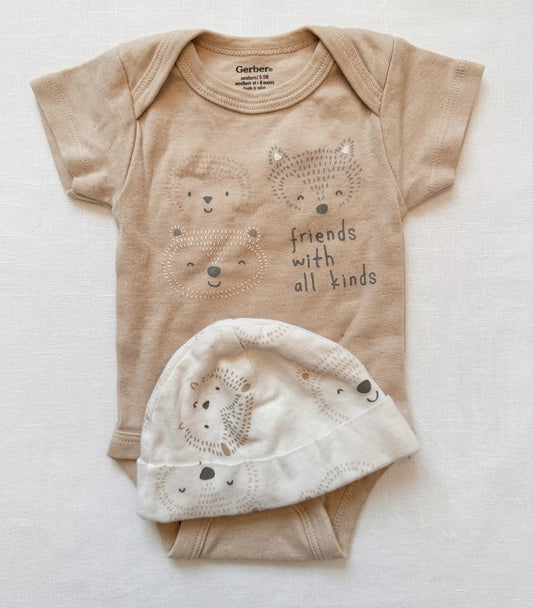 #86 Gerber Onesie and Hat gender neutral NB