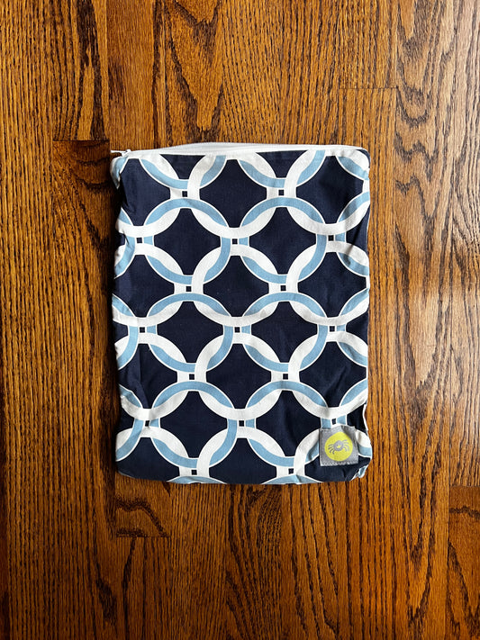 Seller #115 - Medium Sized Wet Bag (Navy Blue & White) with Zipper Closure, GUC