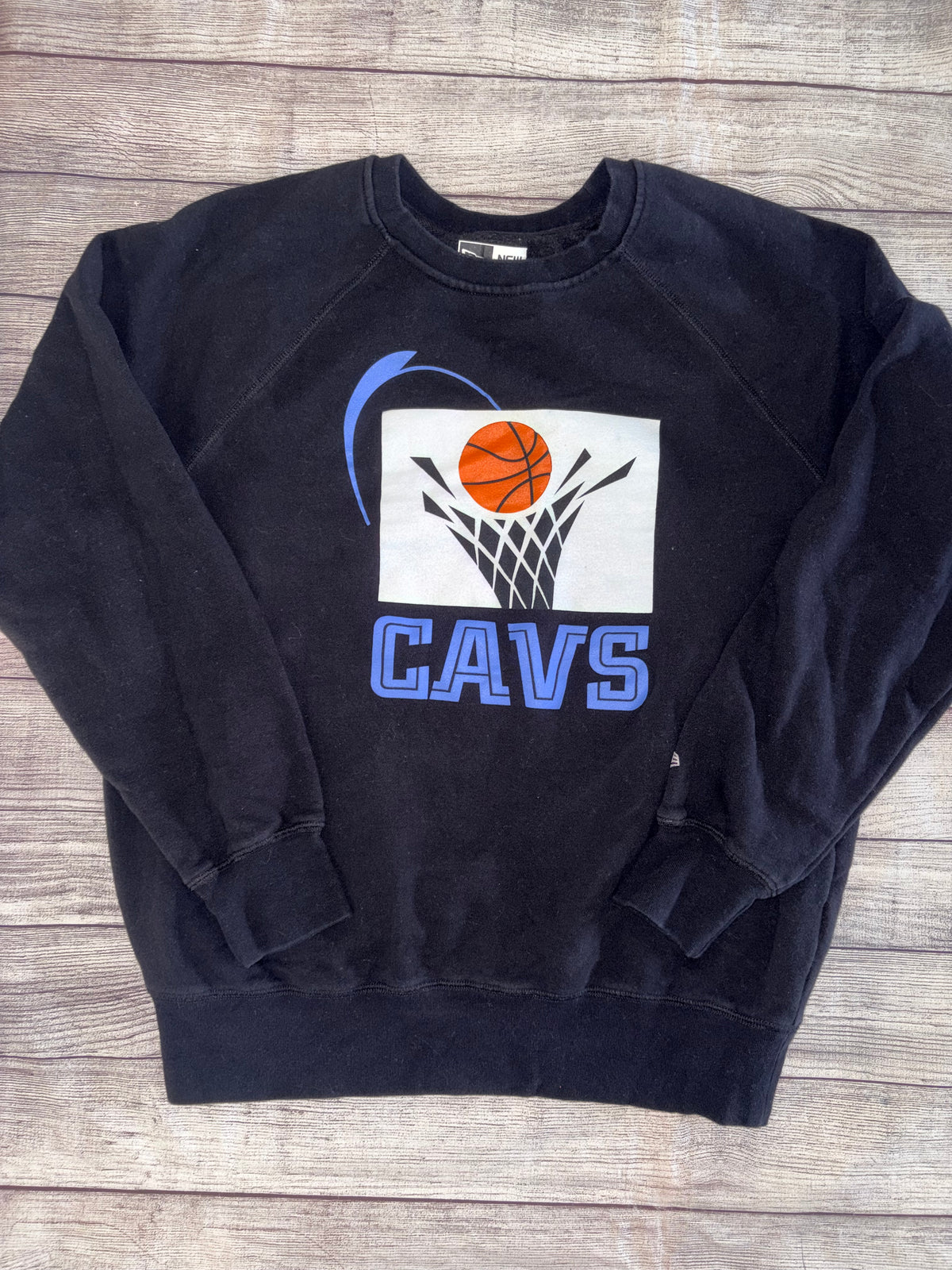 Seller 124 Era Medium Women’s Cavs Pullover