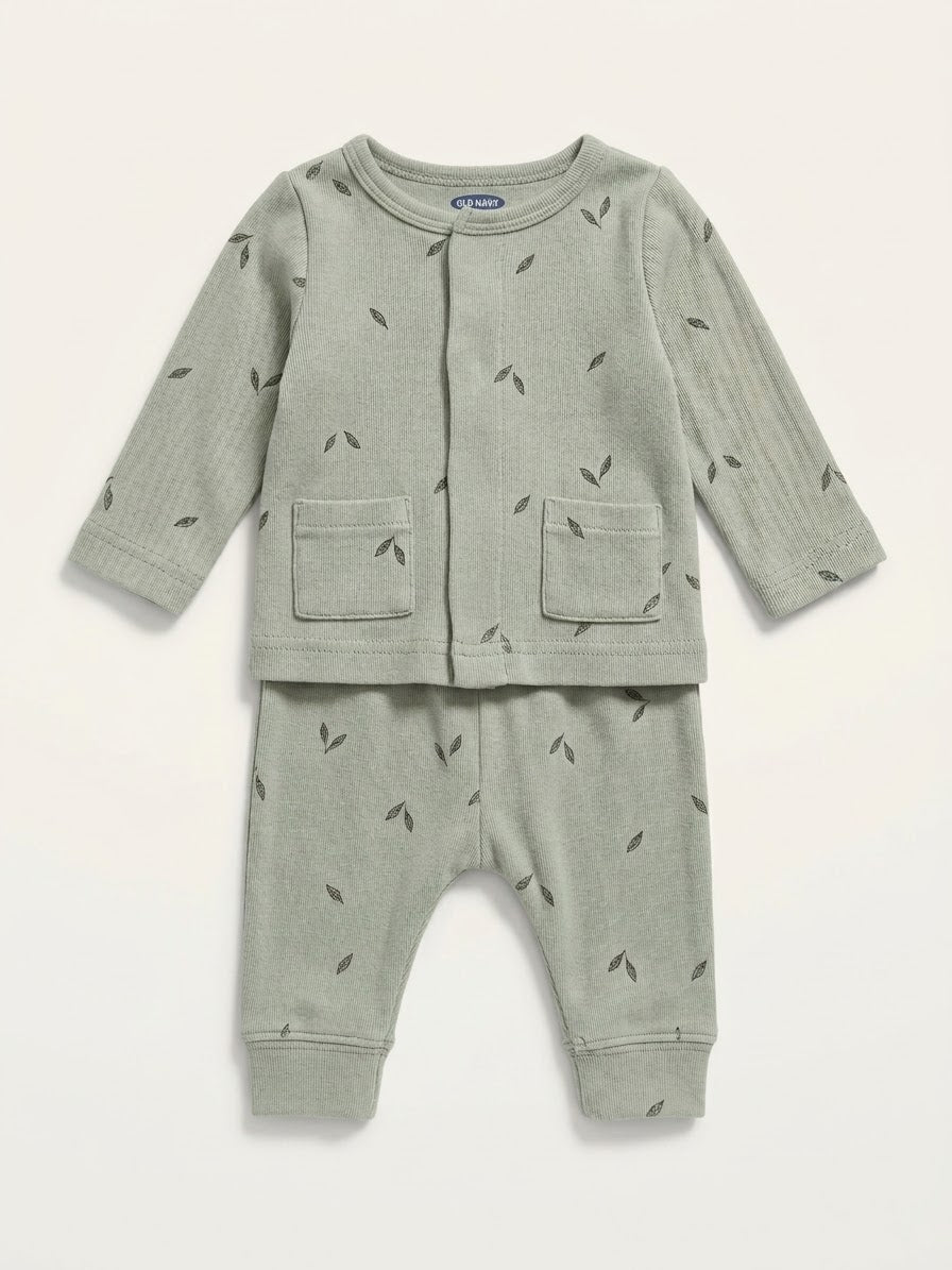 #86 Carter's Sweater & Pant set Gender Neutral NB