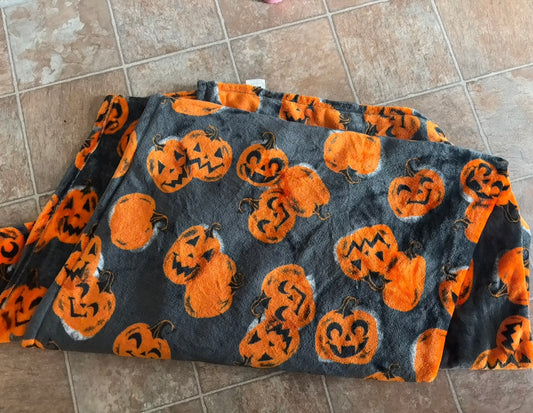 #156 The Big One fall Halloween throw blanket