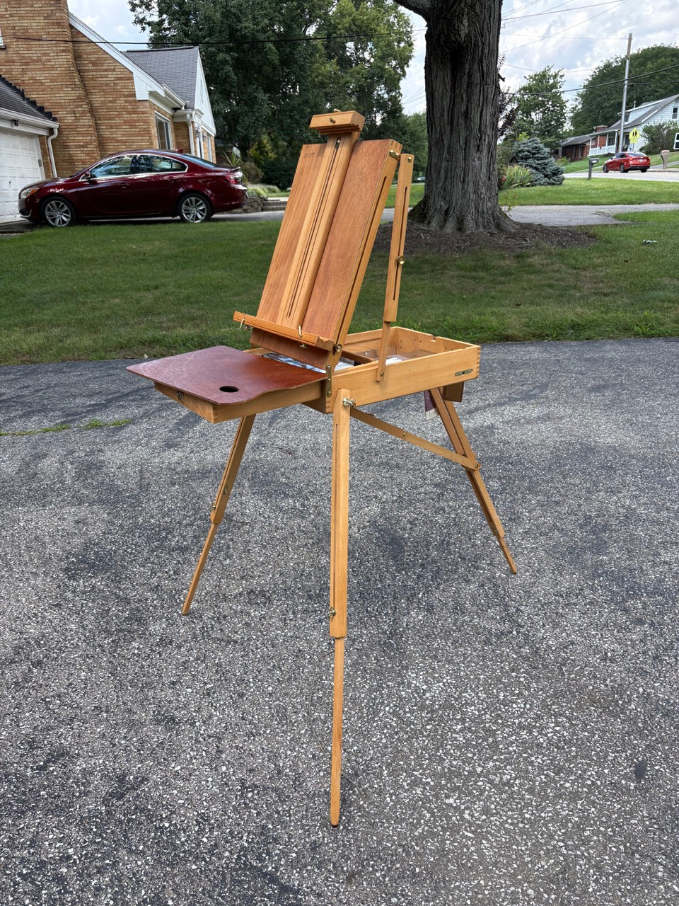 #39 Artist Easel & oil paints