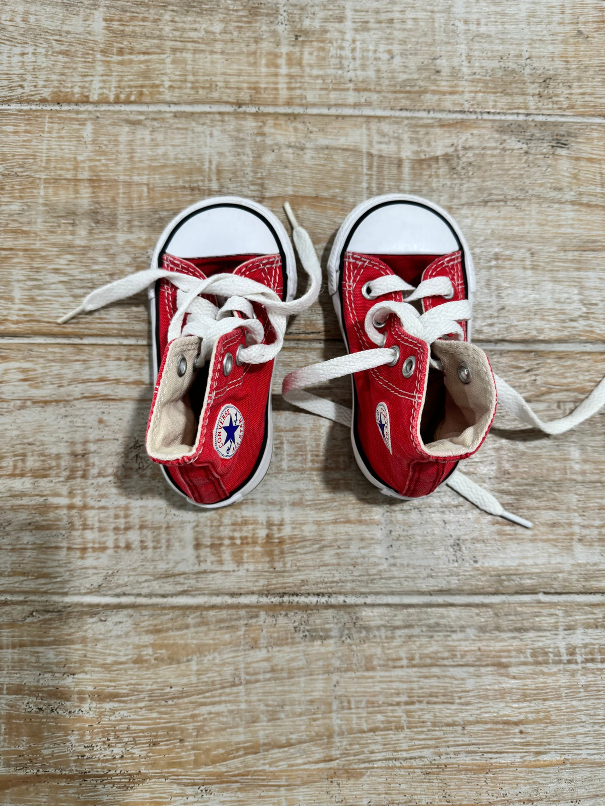 #108 Toddler Converse Size 4 VGUC