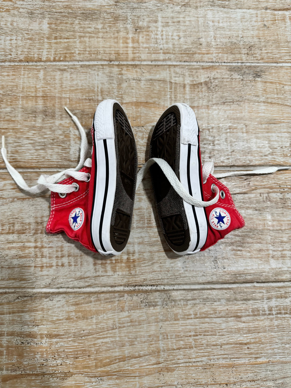 #108 Toddler Converse Size 4 VGUC