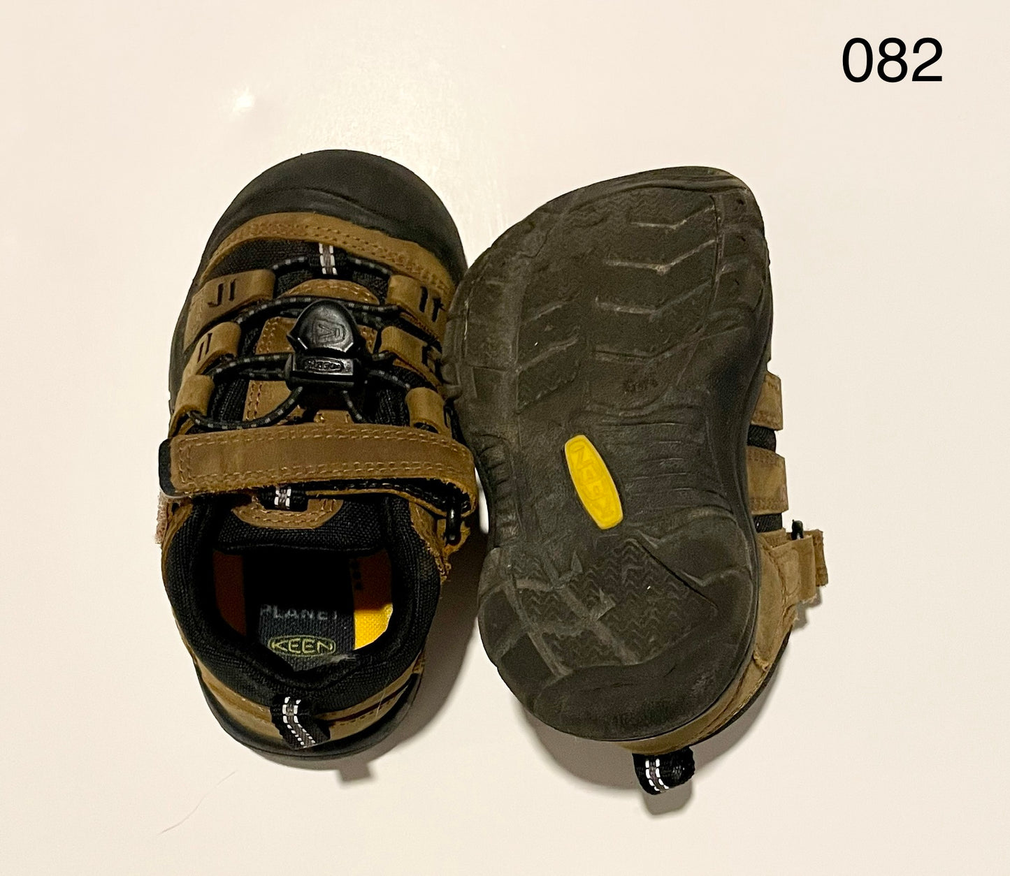 Keen hiking shoes size 8 toddler
