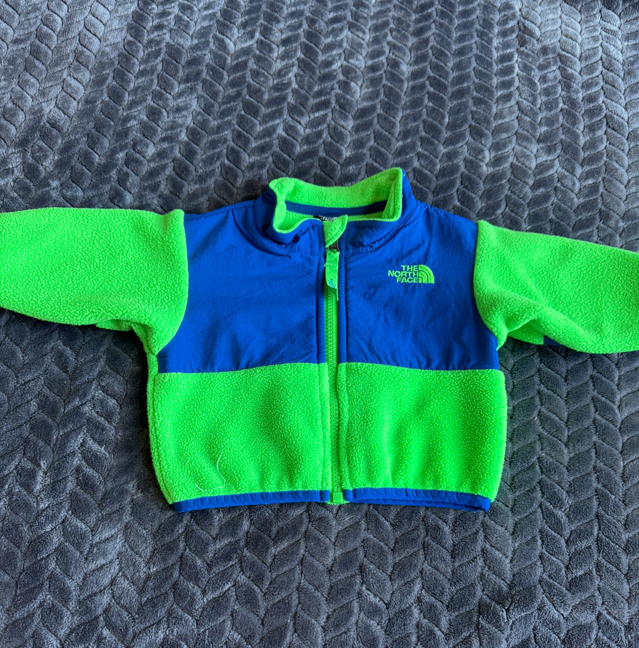 #74- north face  0-3 mo