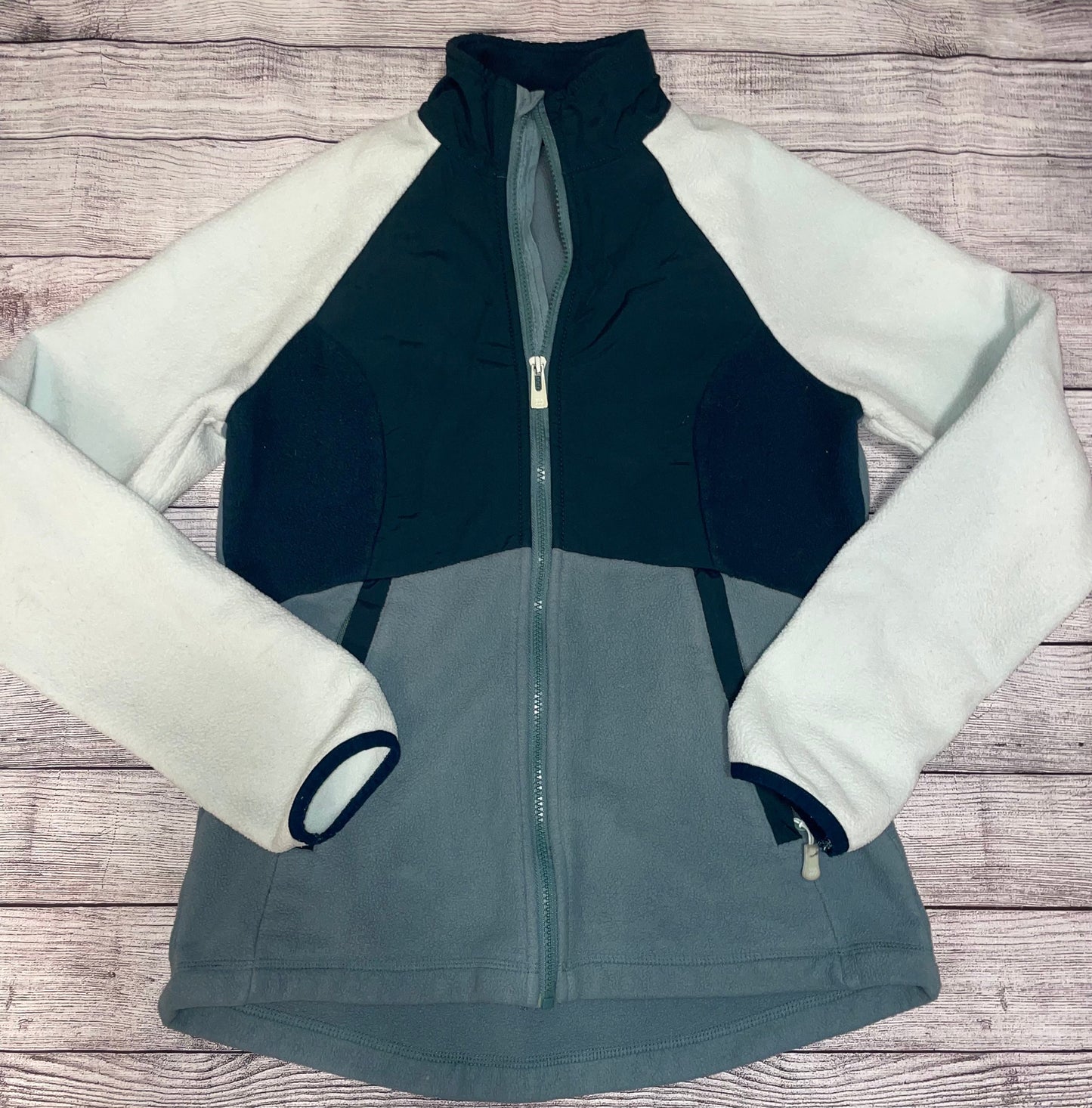 Seller #171 *REDUCED*  All in motion small women’s zip up jacket