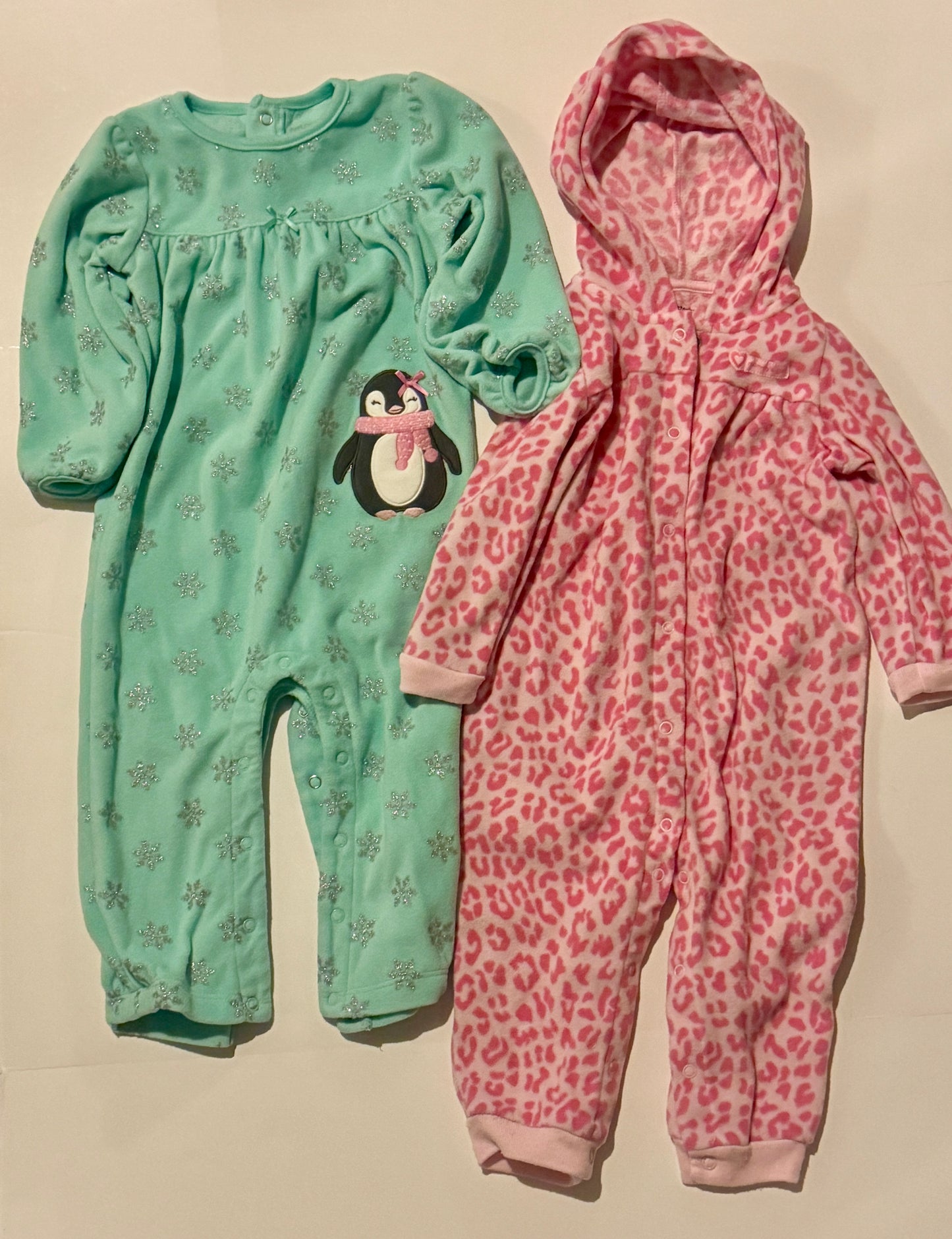 #187 Girls 18m Carters Fleece Footless Pajamas