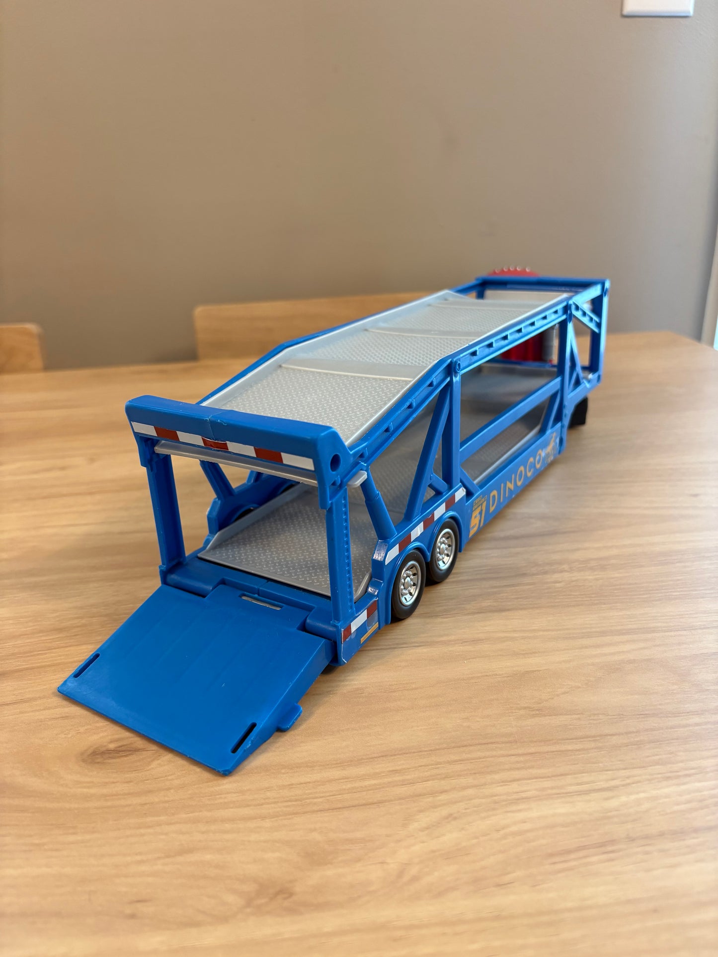 #33 Dinoco Mac Hauler