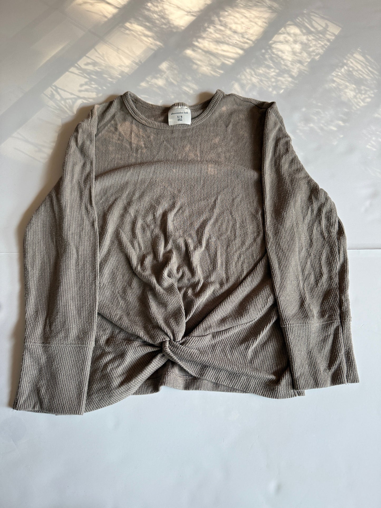 Seller # 90_abercrombie kids girls size 5/6 set of 3 front tie long sleeve ribbed tee in VGUC