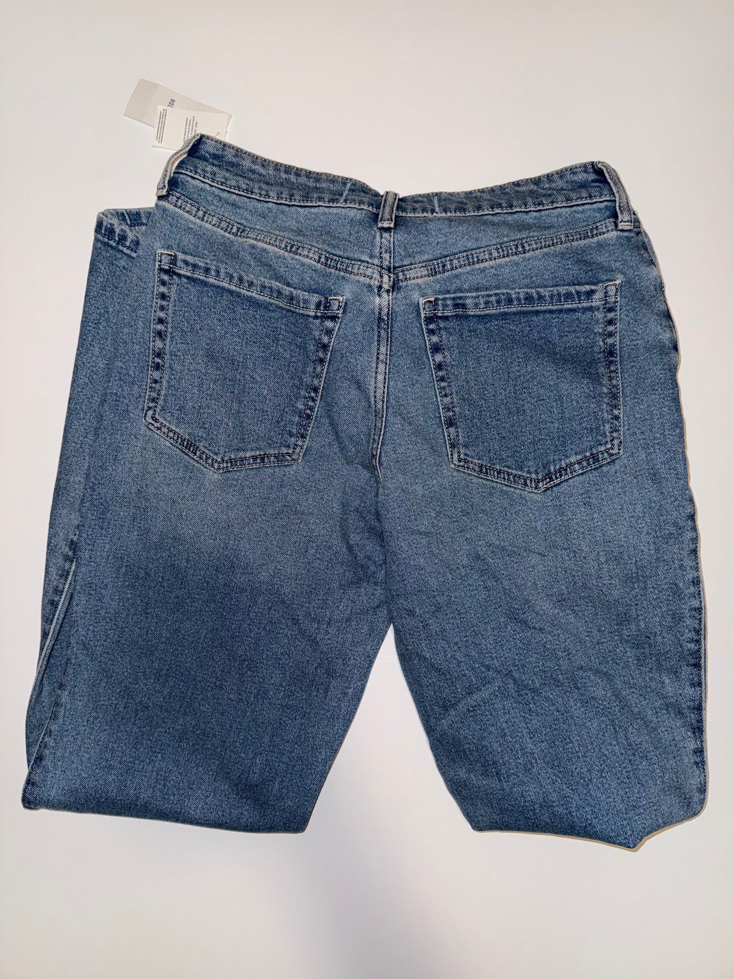 #106: Womens 8 Long Hollister High Rise Straight Jeans NWT
