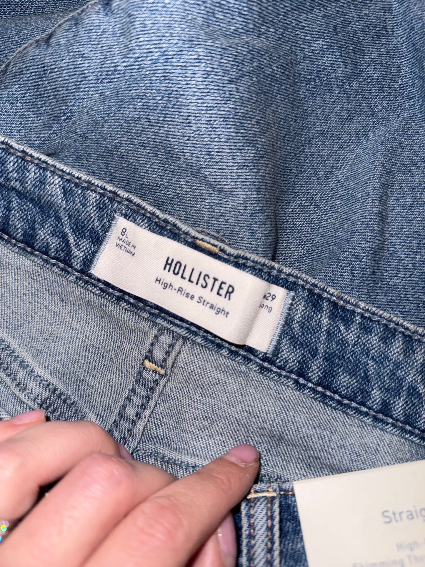 #106: Womens 8 Long Hollister High Rise Straight Jeans NWT