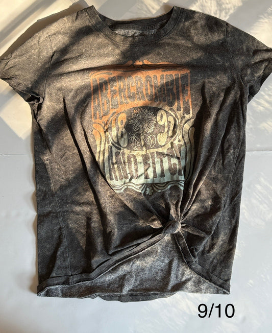 Seller # 90_Girls size 9/10 abercrombie kids short sleeve legging friendly tie front graphic tee in GUC