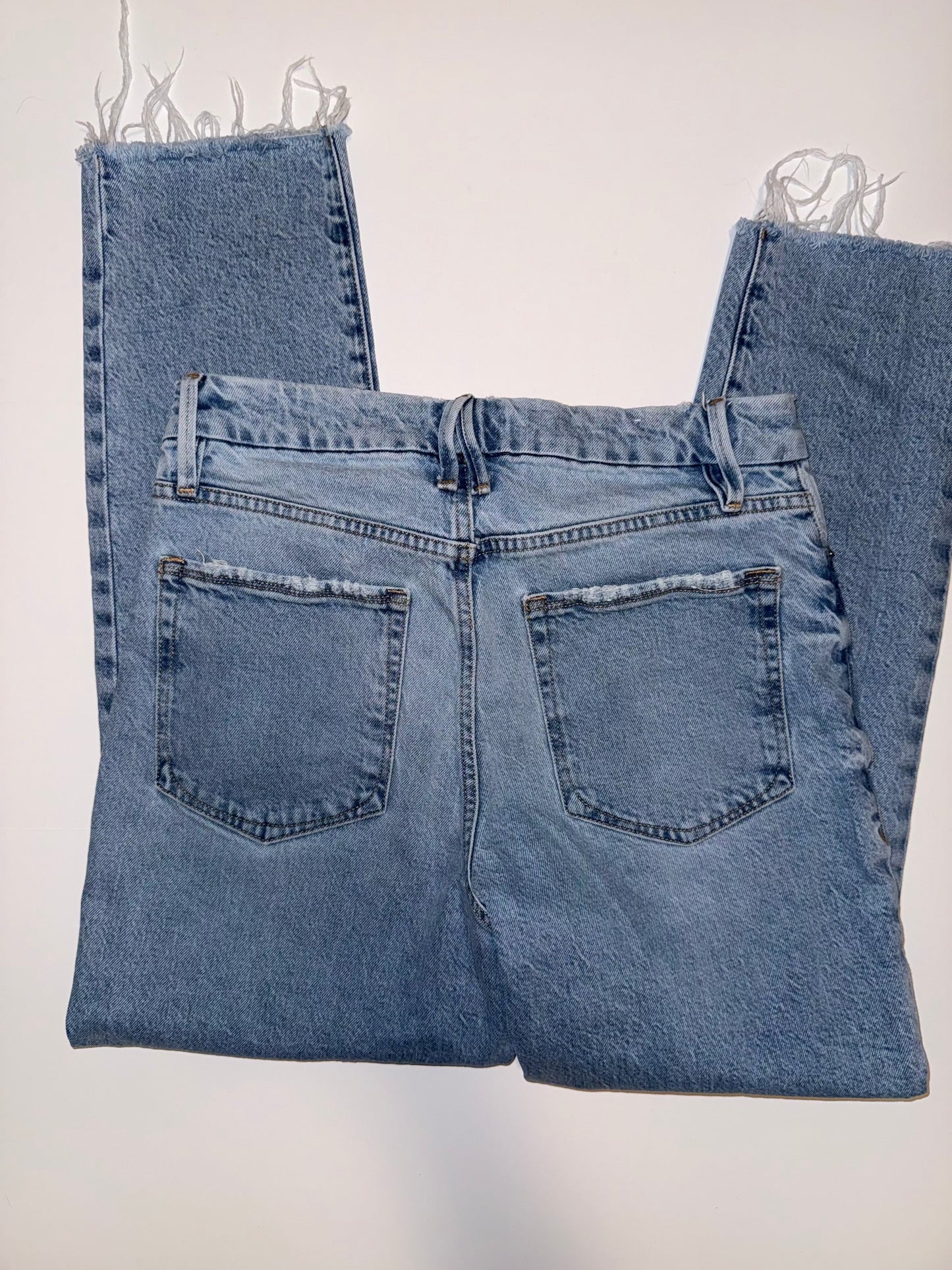 #106: Womens 8/29 Good American Classic High Rise Straight