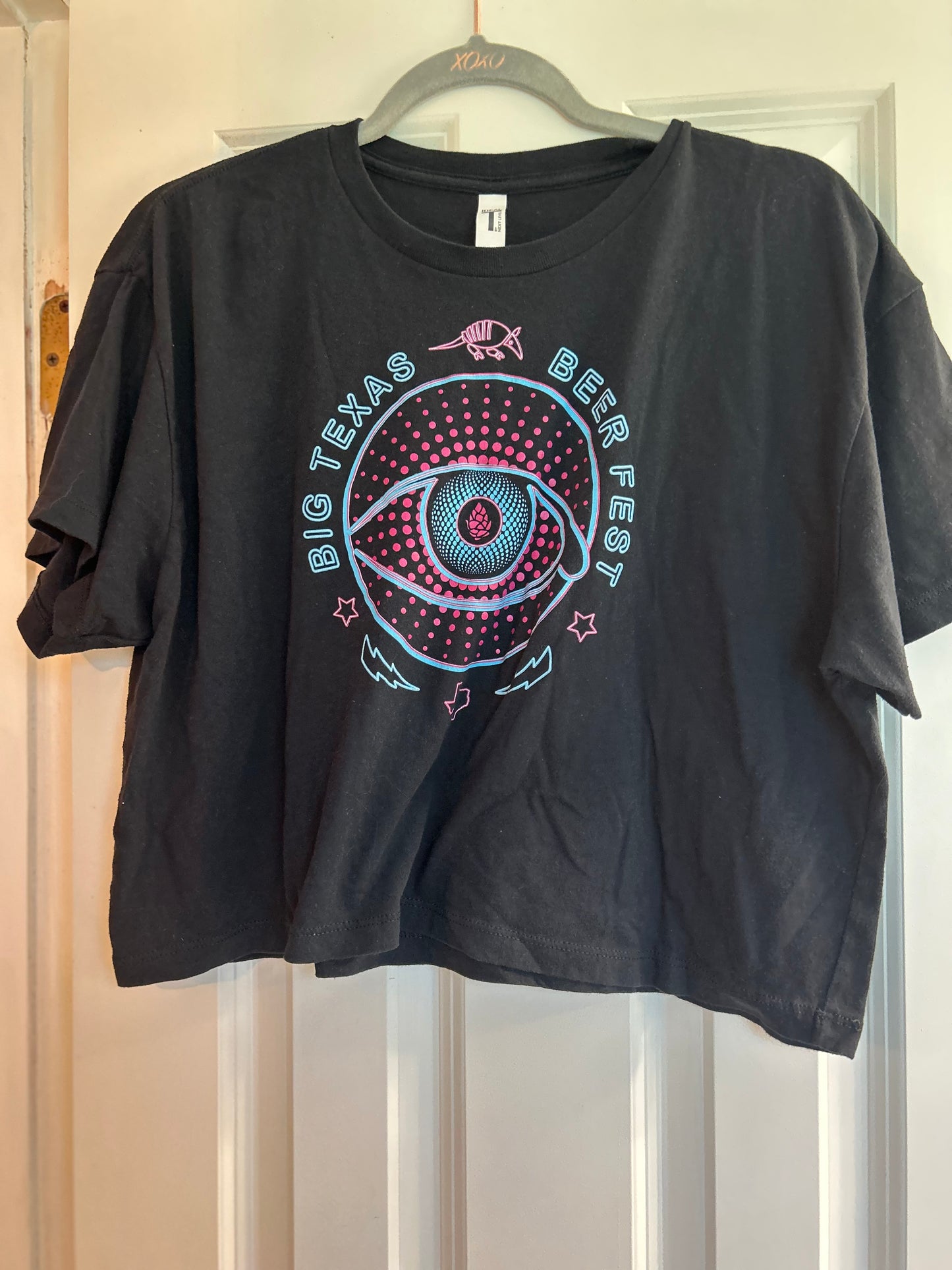 Seller 128 - Women's Cropped Graphic Tee XL
