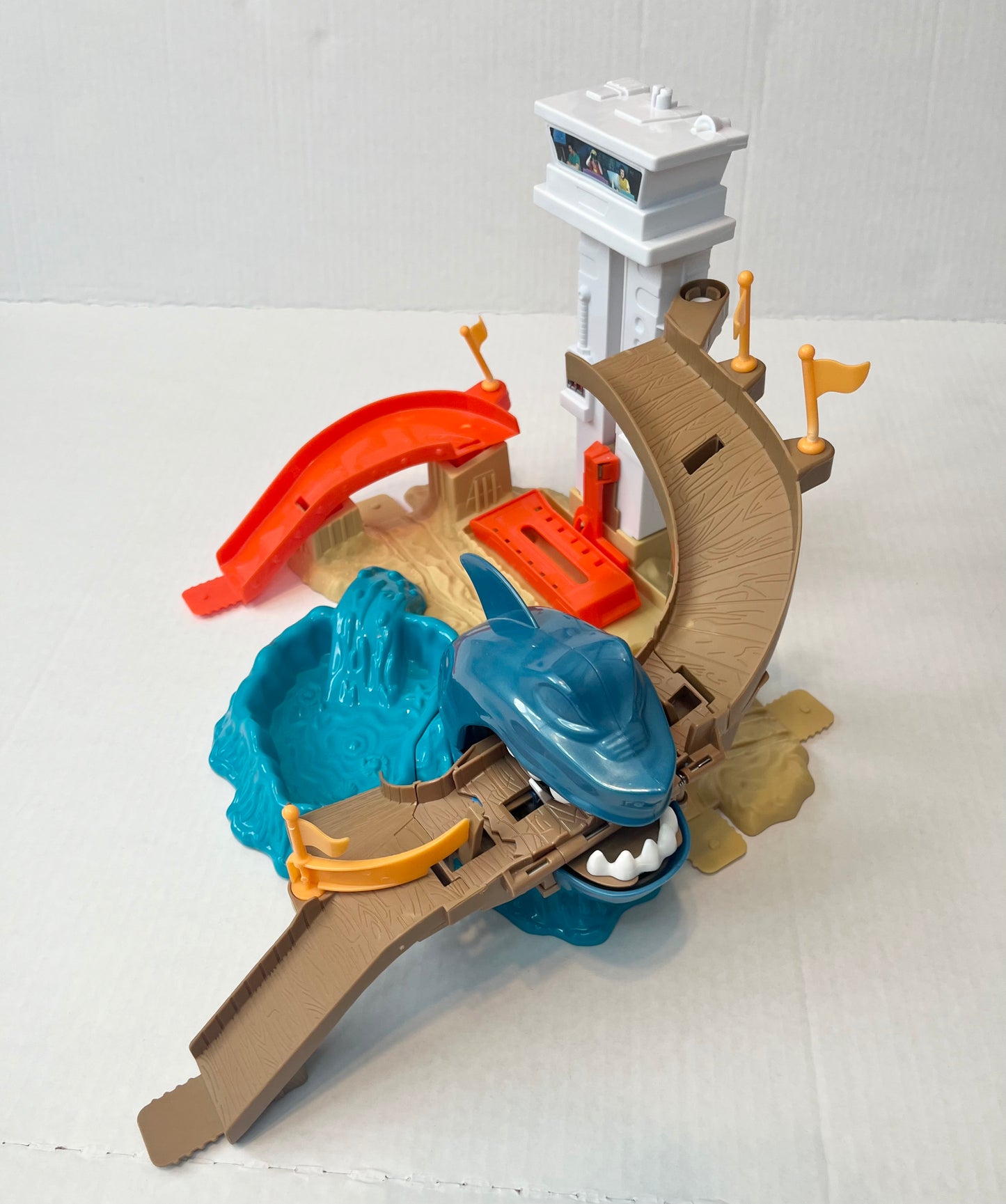 Hot Wheels "Sharkport Showdown" Toy Car Track Set