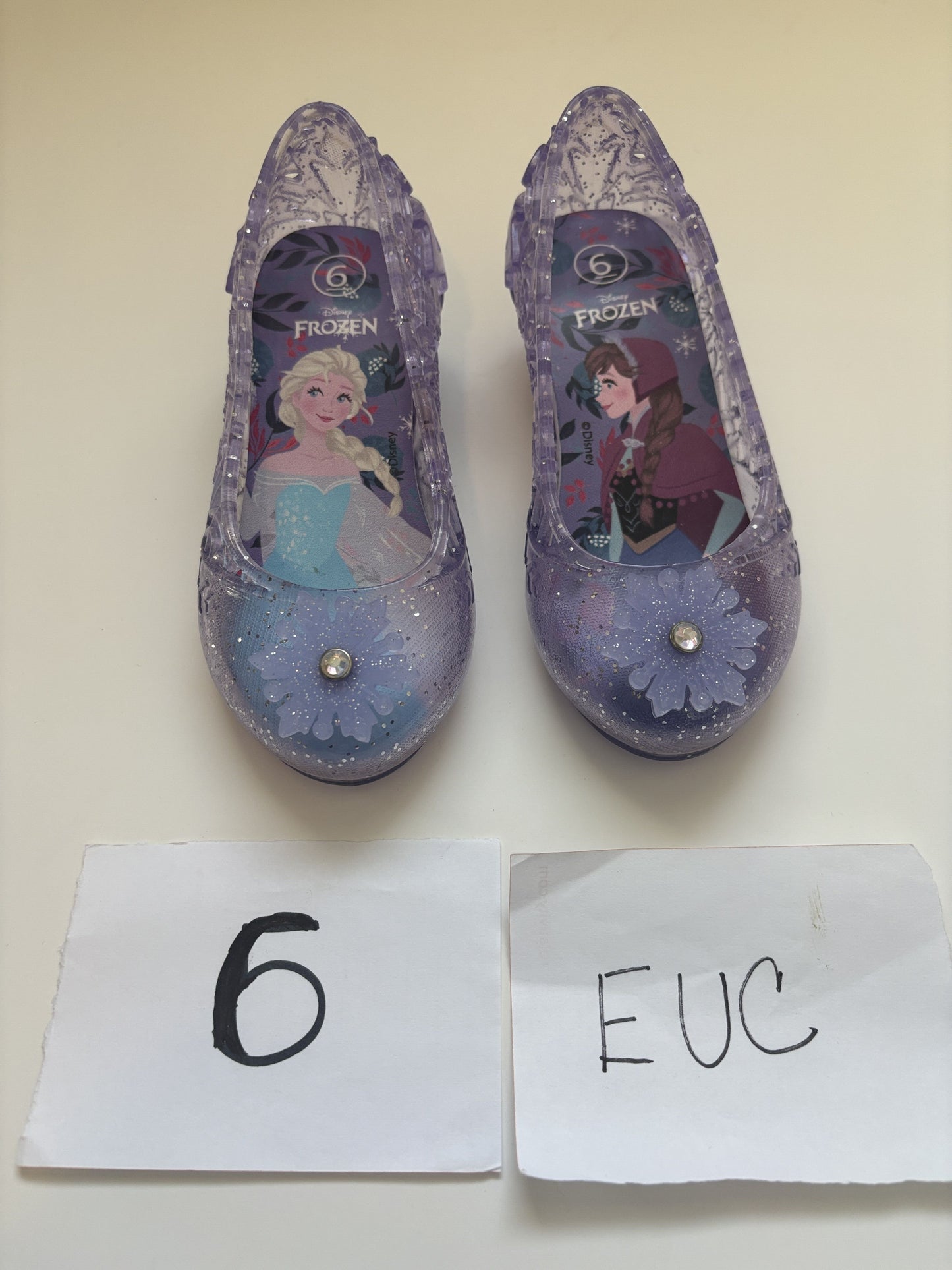 #138 - 6 - EUC Frozen Shoes (Light Up) - PU 45236