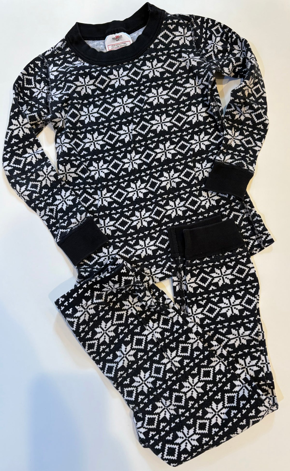 Seller 186 - Hanna Andersson Girls Snowflake PJs - Size 4 (100) - VGUC