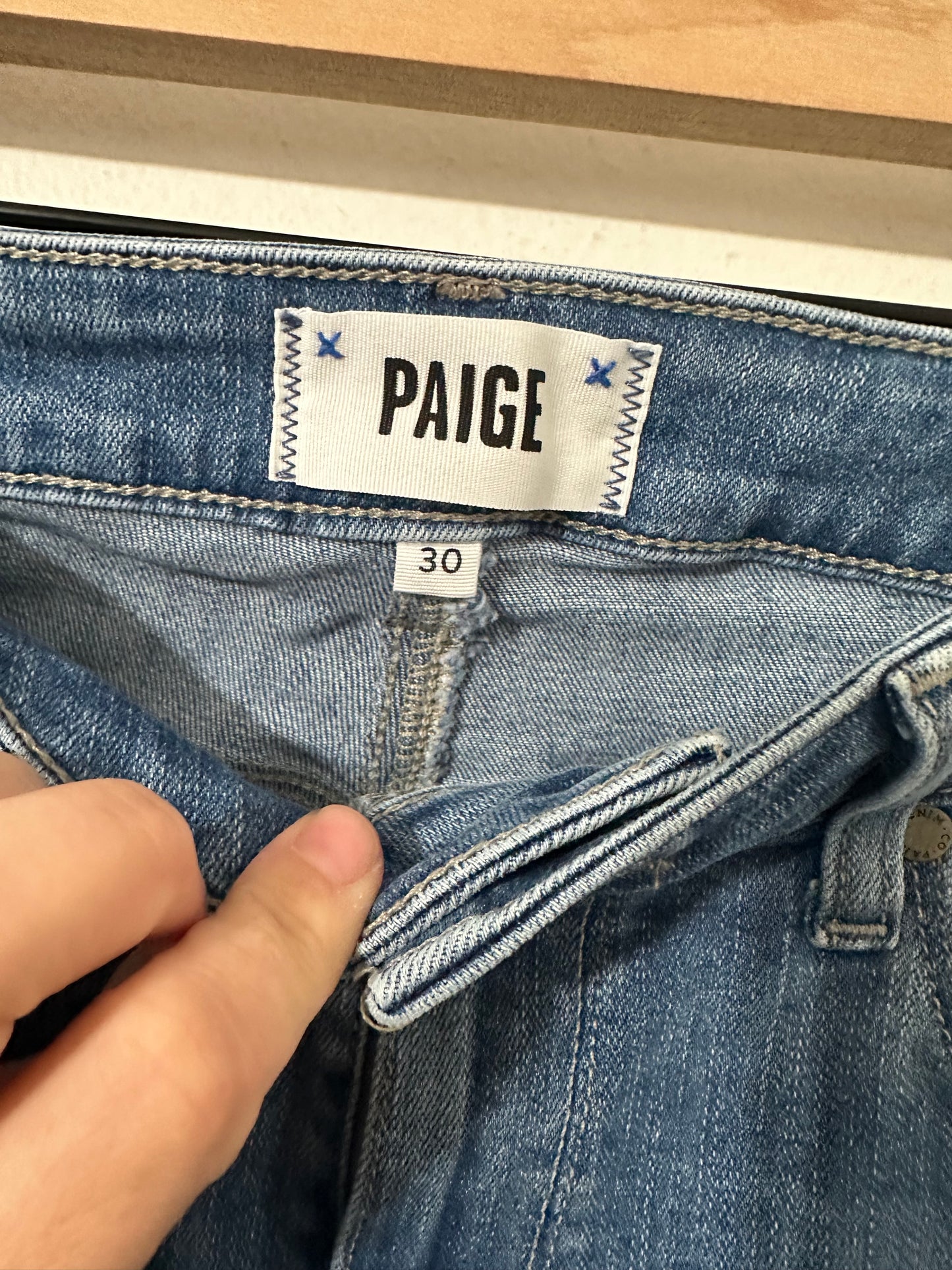 #111 Paige Denim Straight Leg Jeans Women’s Sz 30