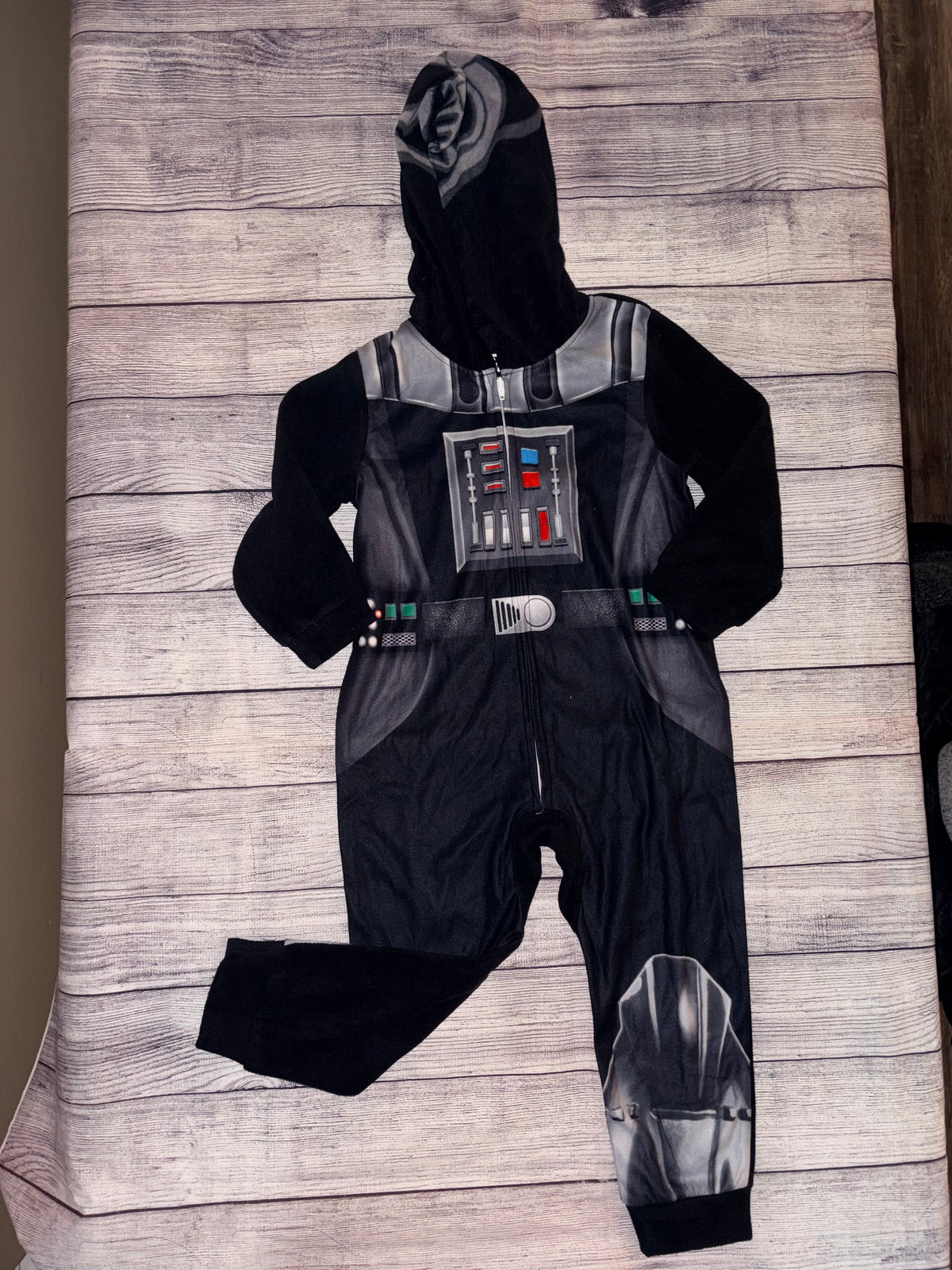 Seller 124 Star War’s Boy’s 4T Pajamas