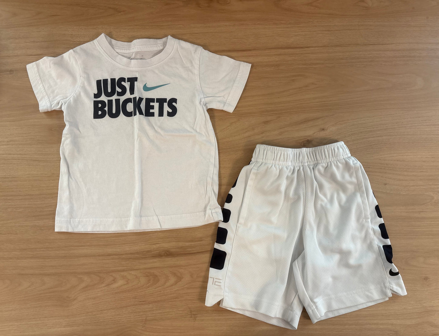 #33 3T Nike Outfit