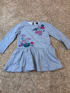 #47 girls 2T Tea collection top  paired with black carter’s leggings