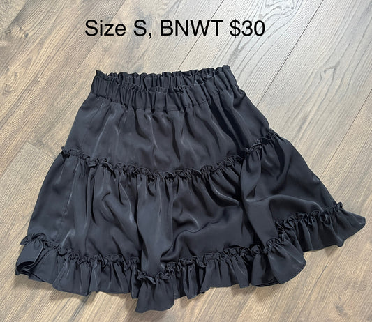 137 Black tiered skirt BNWT women's/ Junior's size S