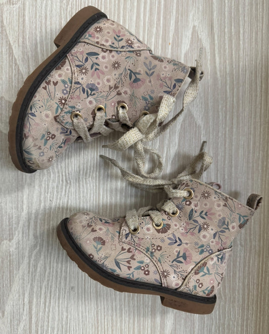 #207 7C toddler Cat & Jack floral boots (see flaw)