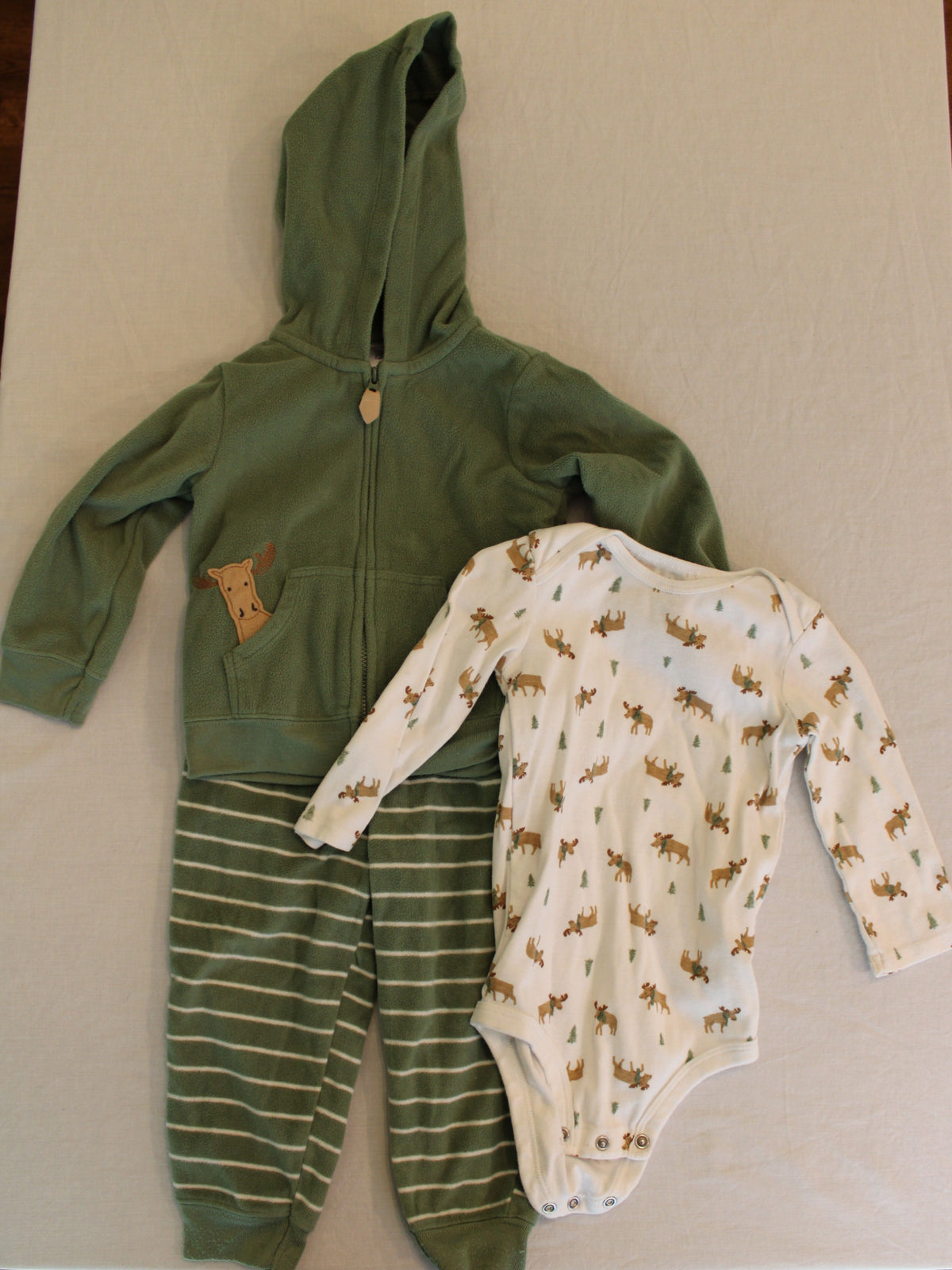 #168 18m Boys Carter's Moose outfit set
