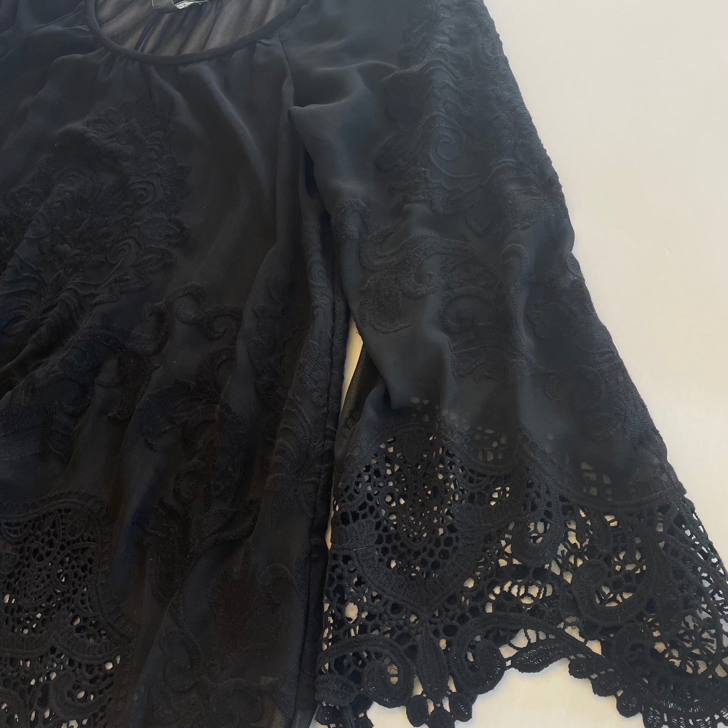 #118 | Size XS | Yoana Baraschi Women's Black Lace Detail Top
