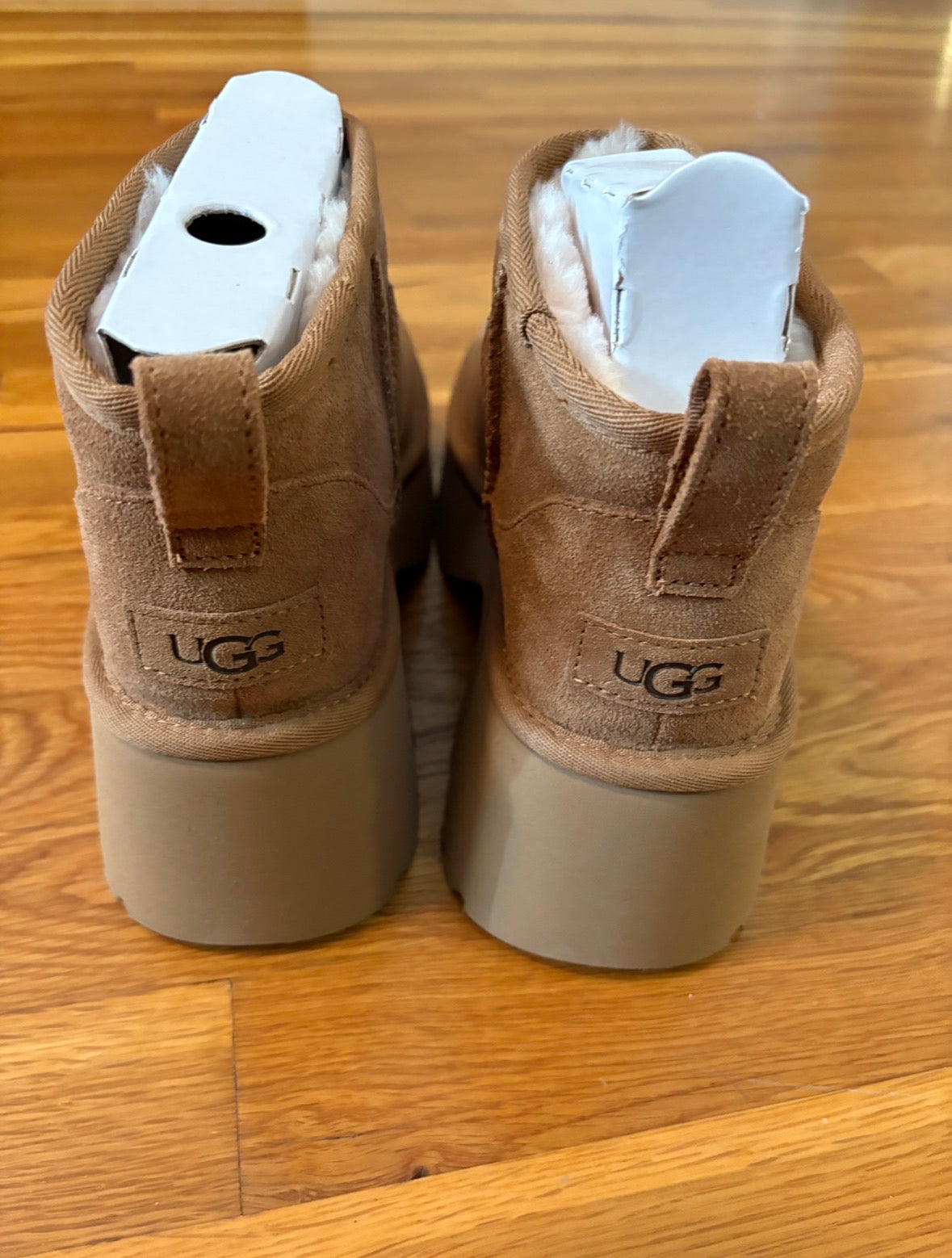 #116 Women’s Ugg Classic Ultra Mini New Heights 8