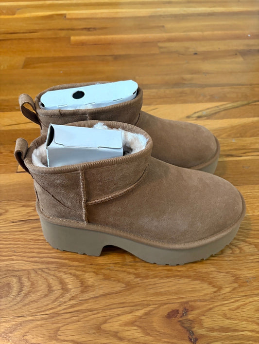 #116 Women’s Ugg Classic Ultra Mini New Heights 8