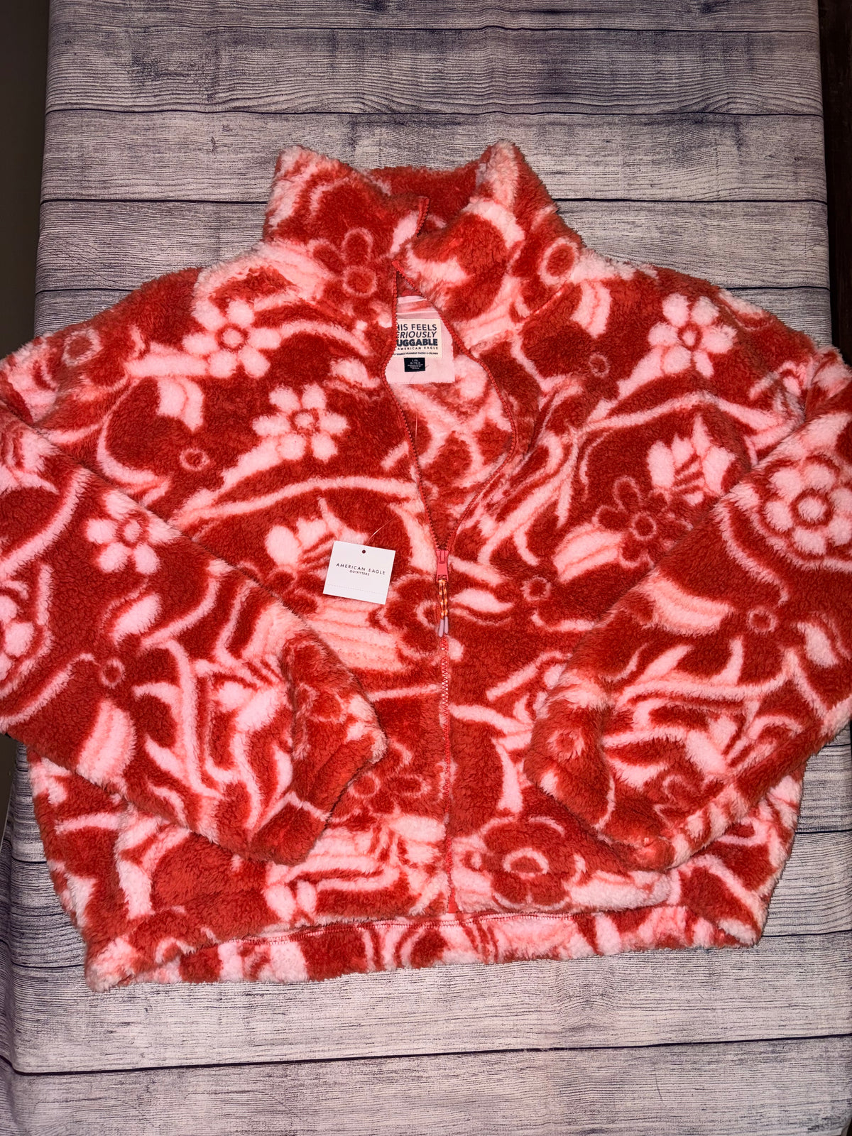 Seller 124 NEW American Eagle Women’s Large/Xlarge Zip Up