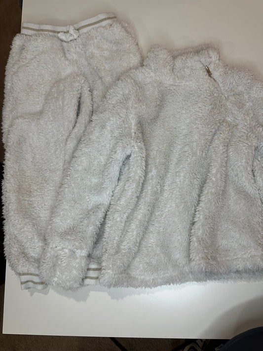#23 (reduced) girls size 5/6 Rachel Zoe fuzzy set