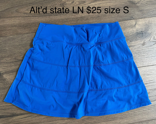 137 Alt'd State BN, size Small