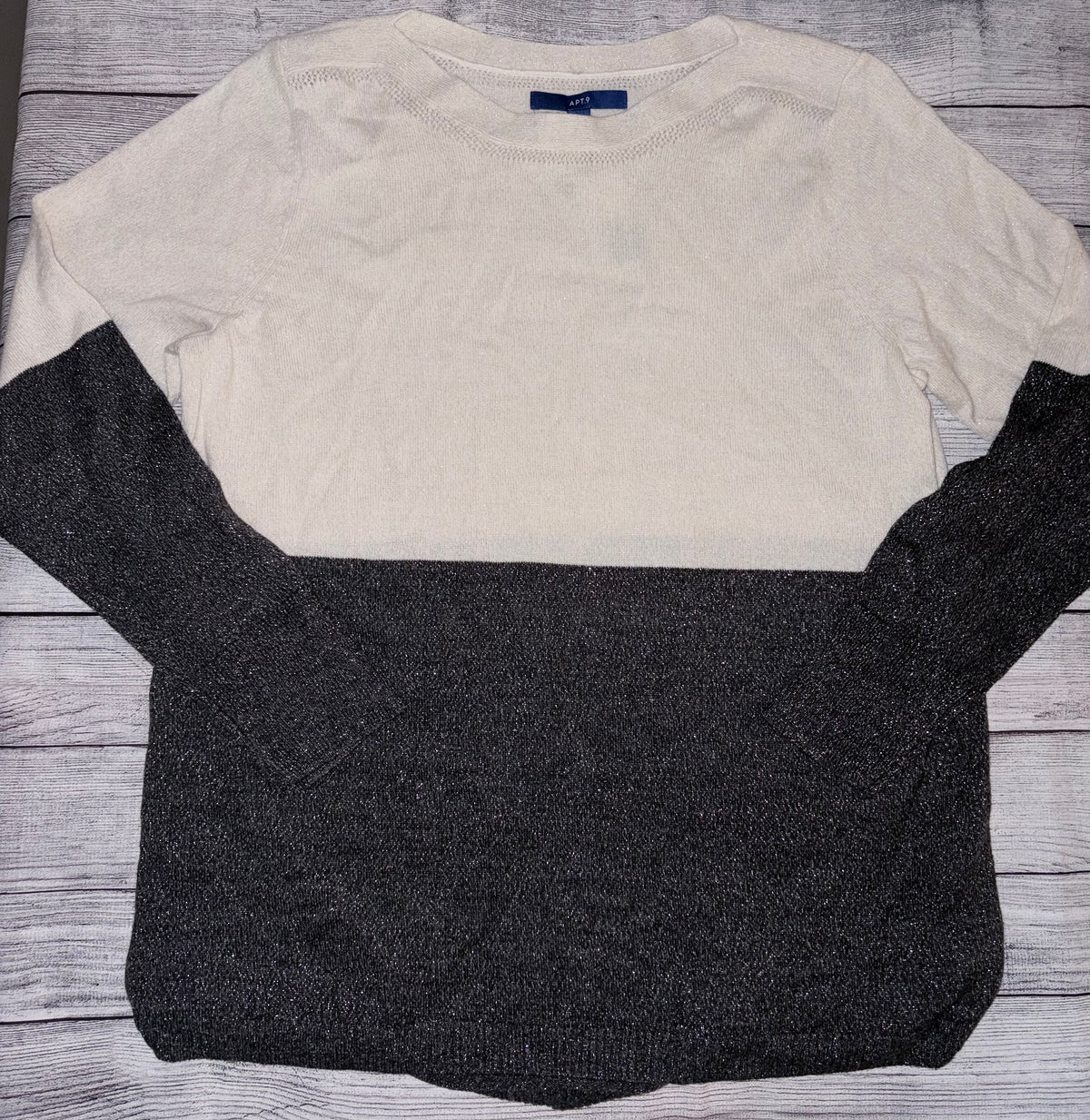 Seller 124 NEW Apt.9 Women’s Large Sweater