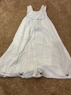 #47 girls 4T boutique holiday dress. white with green embroidery