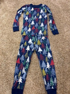#47 girls or boys 4T hanna Andersson holiday jammies, Christmas trees
