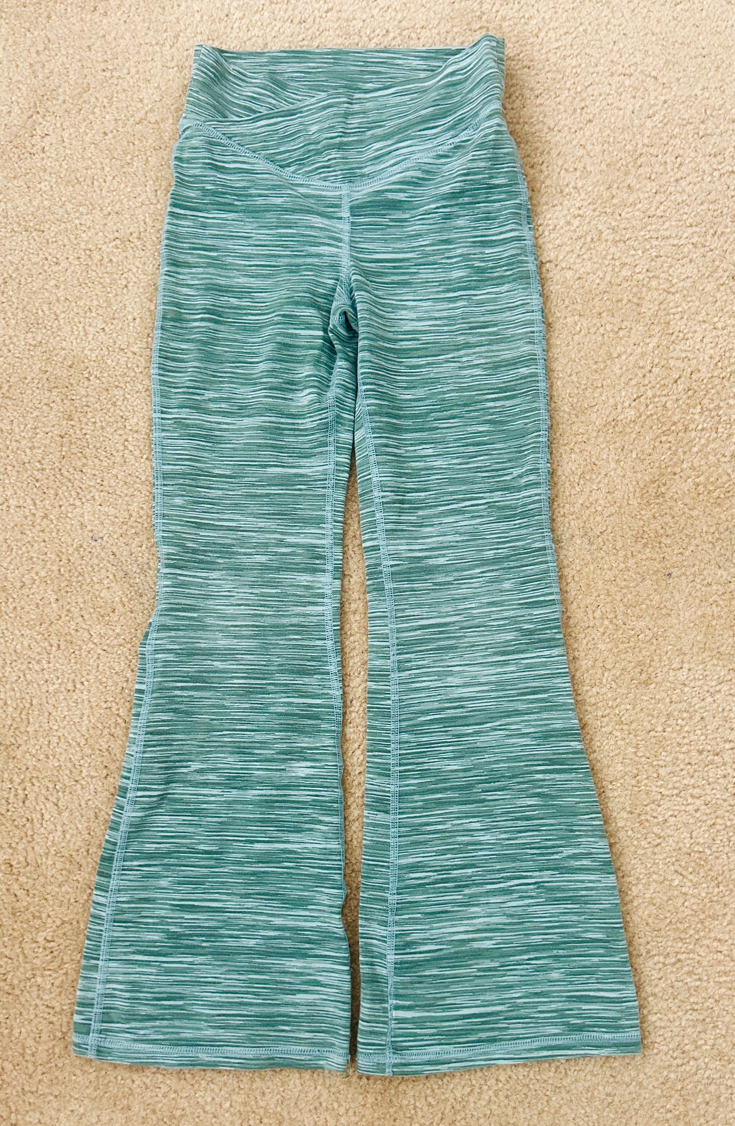 #15 ON 8 Powerchill Active High Rise Flare Leggings VGUC