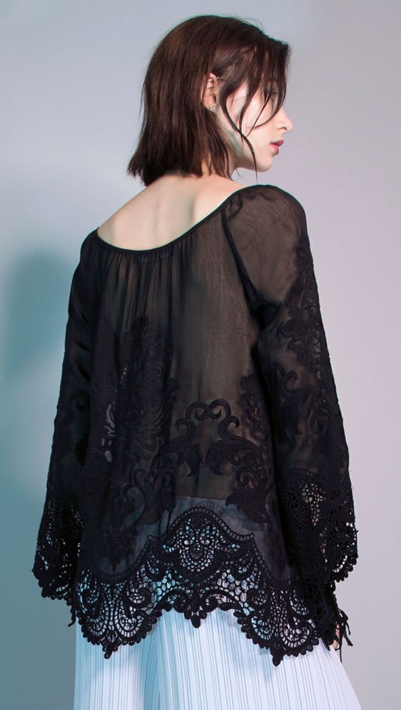 #118 | Size XS | Yoana Baraschi Women's Black Lace Detail Top