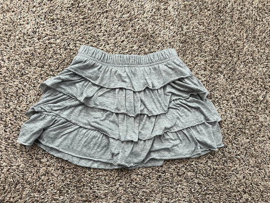 Girls 10/12 - gray skirt with built in shorts - GUC